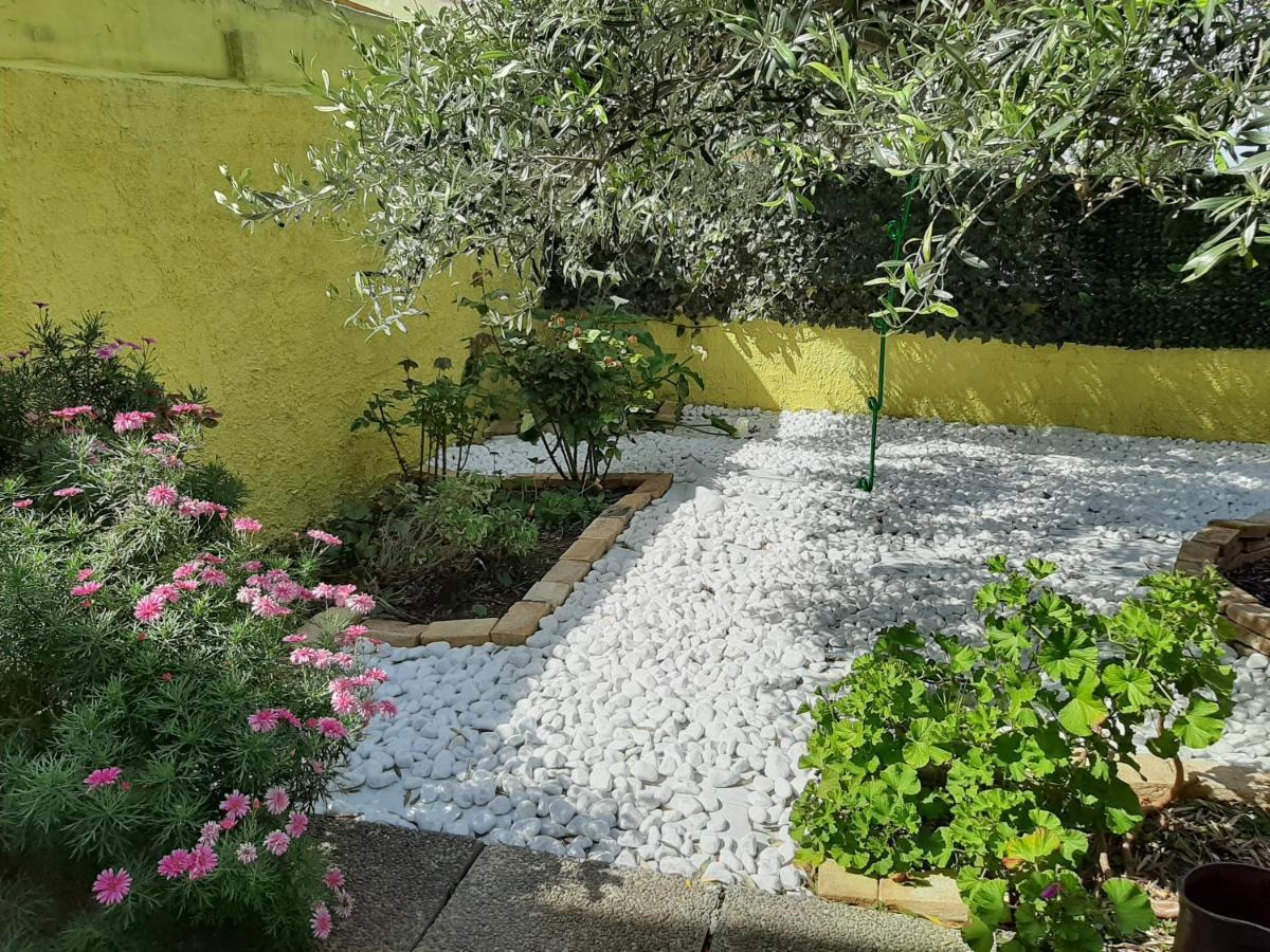 Artistika Golden Apartment Капитана Екстериор снимка